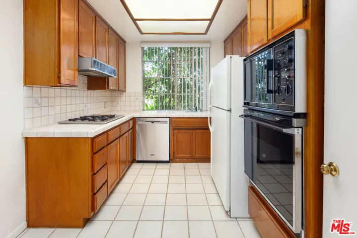 1375 Kelton Avenue 405, Los Angeles, California 90024