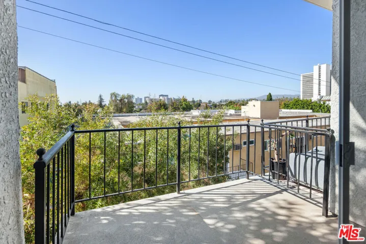 1375 Kelton Avenue 405, Los Angeles, California 90024