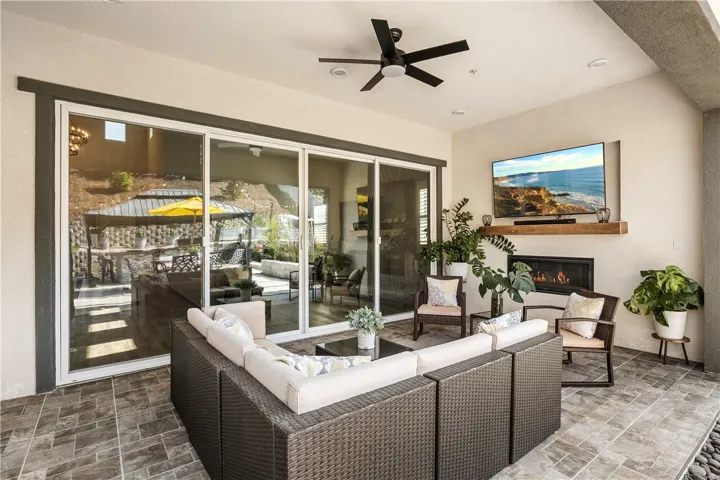 22171 Long Trot Drive, Escondido, California 92029