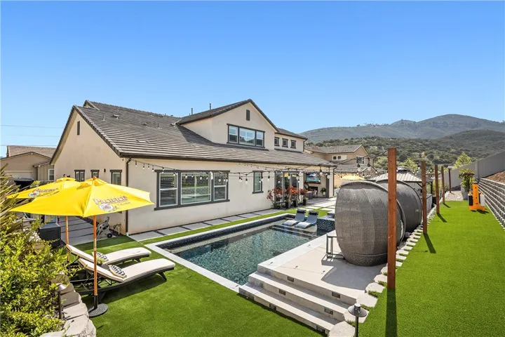 22171 Long Trot Drive, Escondido, California 92029