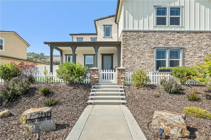 22171 Long Trot Drive, Escondido, California 92029