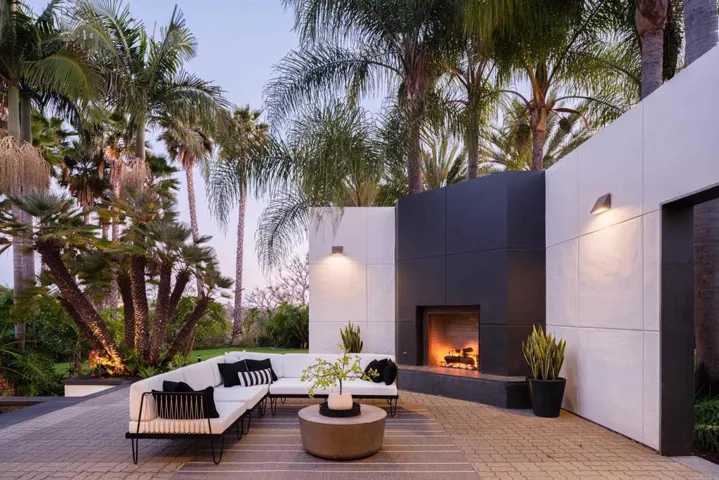 14821 Calle Montelibano, Rancho Santa Fe, California 92067