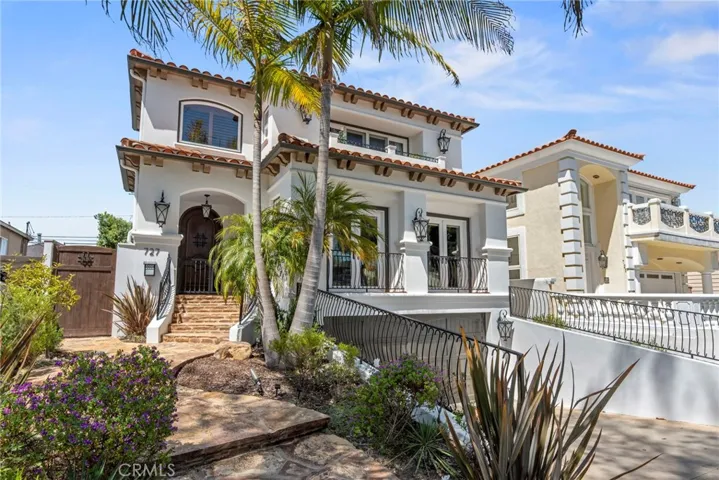 727 Avenue A, Redondo Beach, California 90277