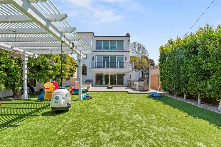 727 Avenue A, Redondo Beach, California 90277