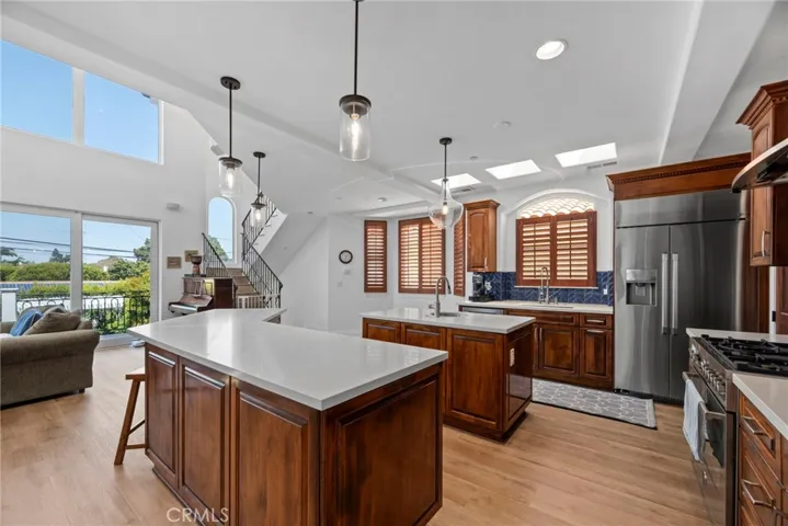 727 Avenue A, Redondo Beach, California 90277