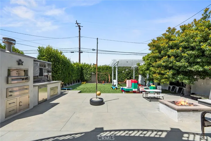 727 Avenue A, Redondo Beach, California 90277