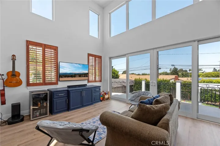 727 Avenue A, Redondo Beach, California 90277