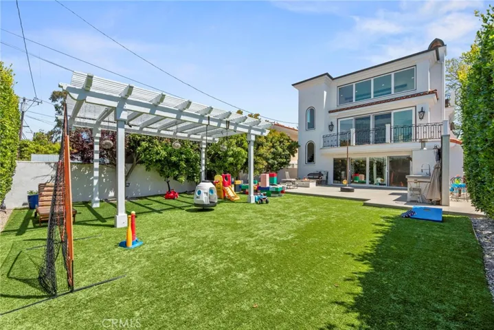 727 Avenue A, Redondo Beach, California 90277