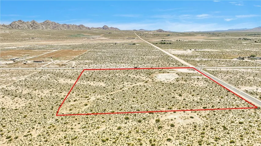 11350 Camp Rock Road, Lucerne Valley, California 92356