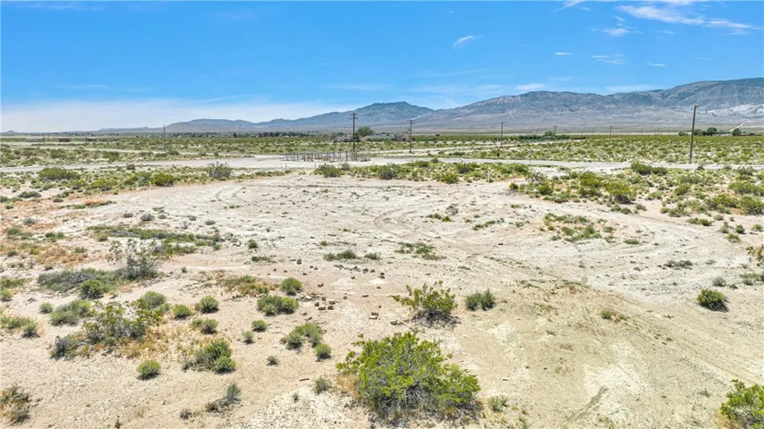 11350 Camp Rock Road, Lucerne Valley, California 92356