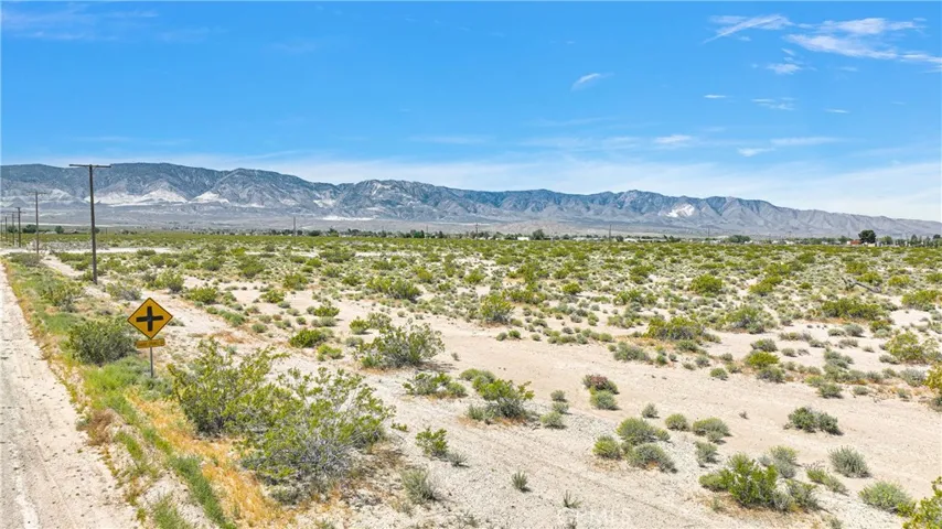 11350 Camp Rock Road, Lucerne Valley, California 92356