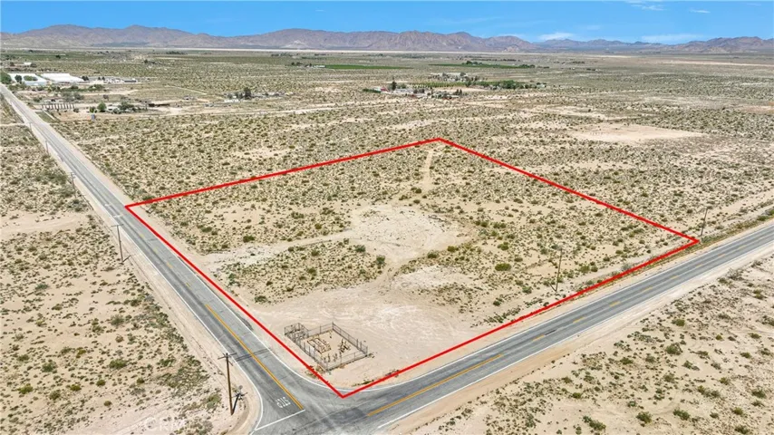 11350 Camp Rock Road, Lucerne Valley, California 92356