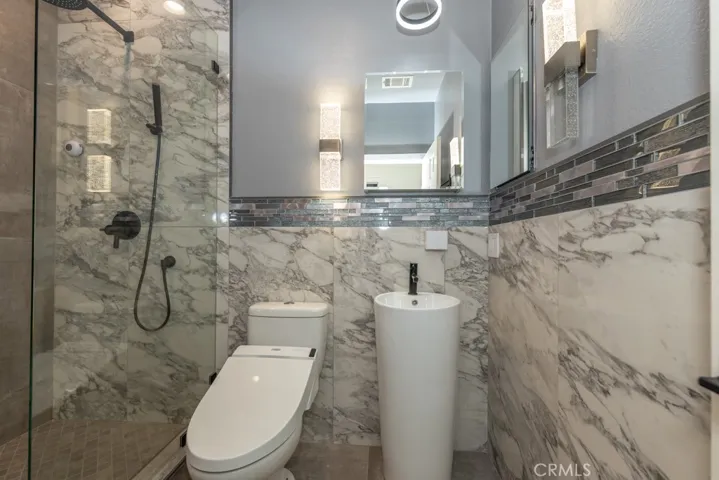 Upstairs hall bath