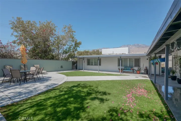 587 El Placer Road 4, Palm Springs, California 92264