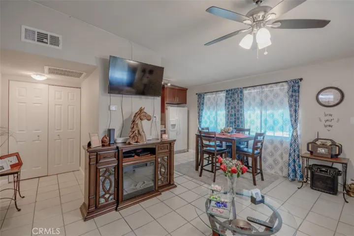 587 El Placer Road 4, Palm Springs, California 92264
