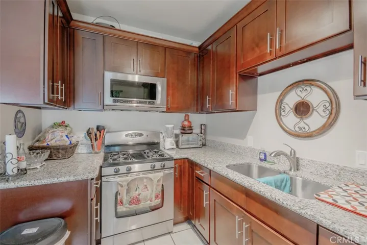 587 El Placer Road 4, Palm Springs, California 92264