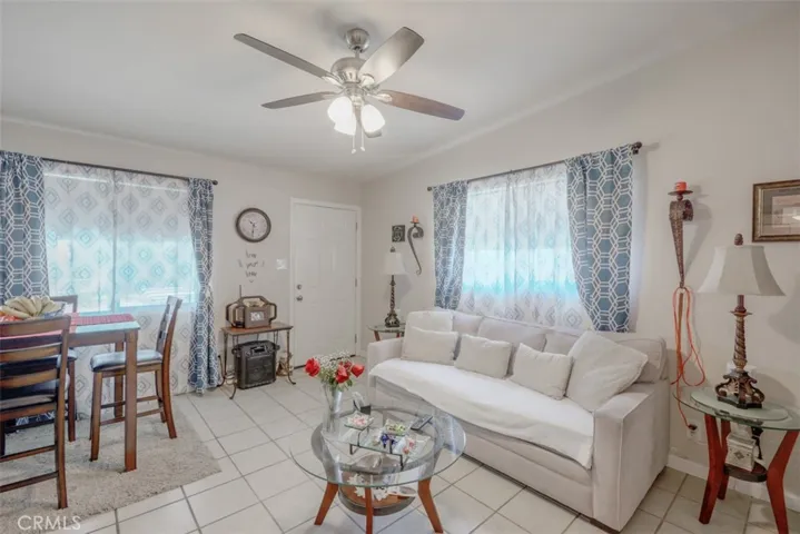 587 El Placer Road 4, Palm Springs, California 92264