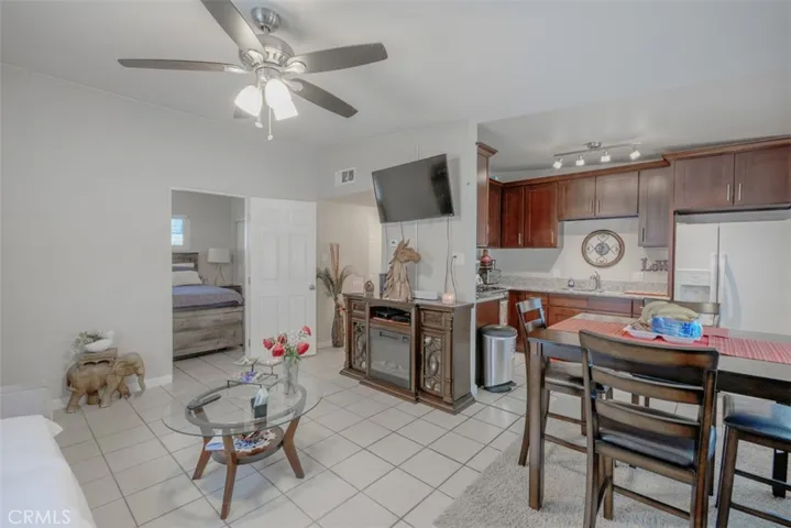 587 El Placer Road 4, Palm Springs, California 92264