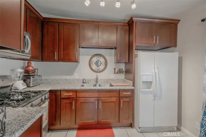 587 El Placer Road 4, Palm Springs, California 92264