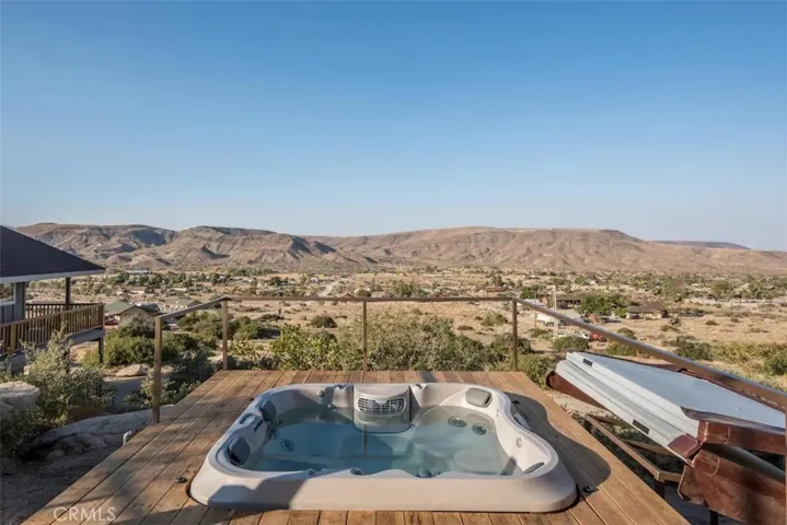 Hot tub with the best views in Pioneertown