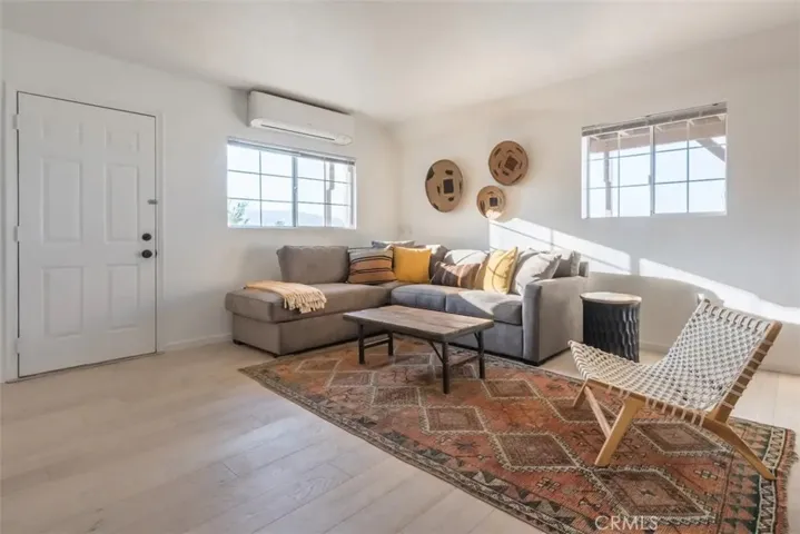 Living room upstairs entry