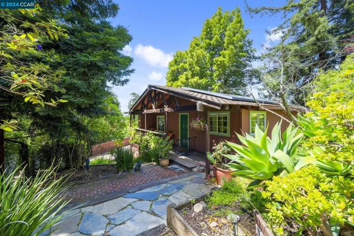 21 Mayfield Path, Oakland, California 94605