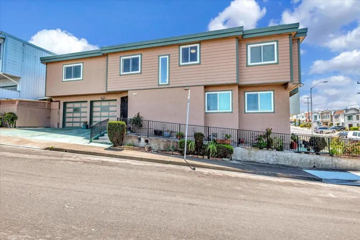 10 Cobblestone Square, Daly City, California 94014