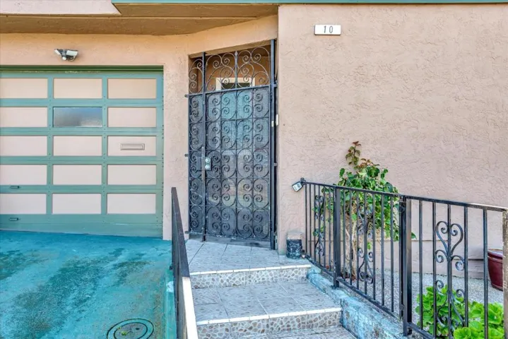 10 Cobblestone Square, Daly City, California 94014