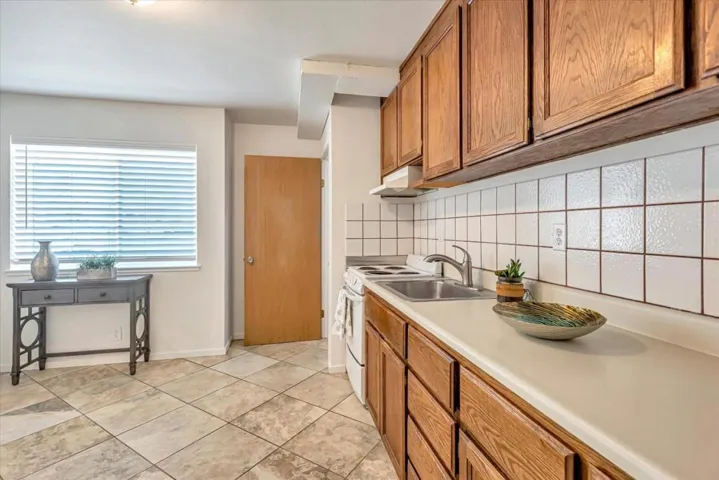 10 Cobblestone Square, Daly City, California 94014