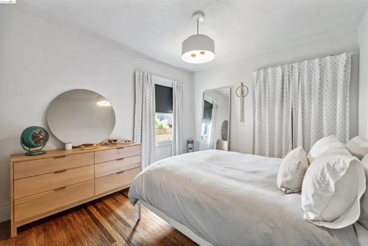 985 - Tenant Unit