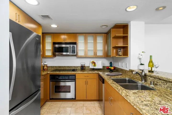 13700 Marina Pointe Drive 915, Marina Del Rey, California 90292