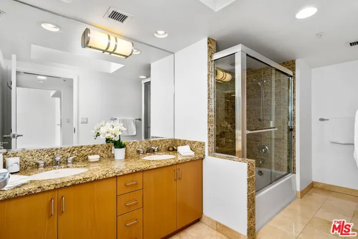 13700 Marina Pointe Drive 915, Marina Del Rey, California 90292