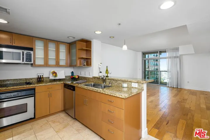 13700 Marina Pointe Drive 915, Marina Del Rey, California 90292
