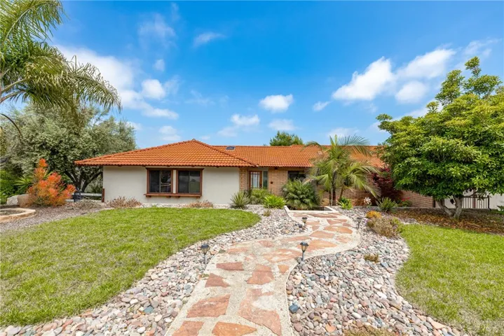 Front of home, waterwise landscape
