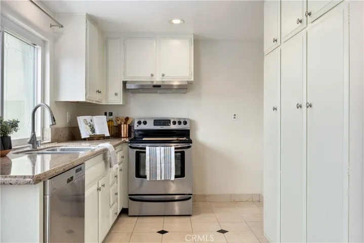 4762 Larwin Avenue, Cypress, California 90630