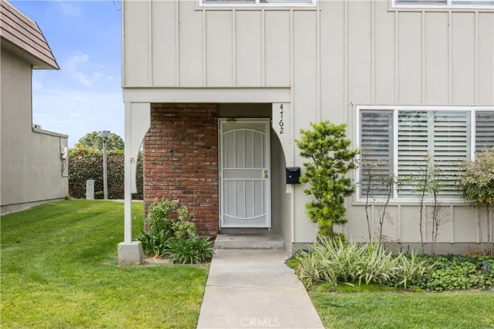 4762 Larwin Avenue, Cypress, California 90630