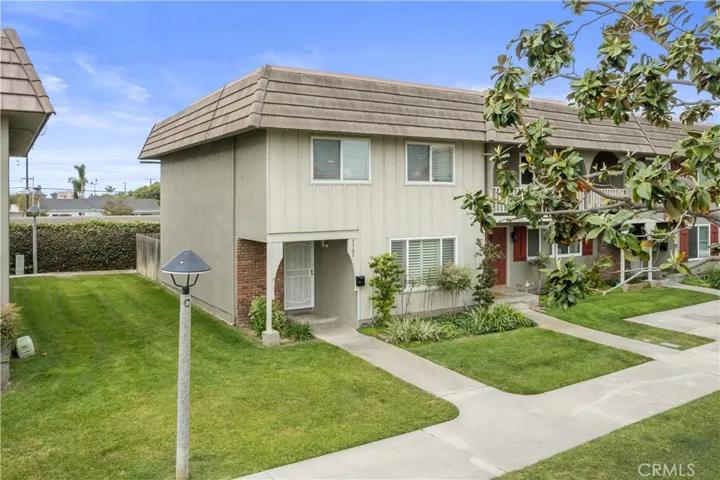 4762 Larwin Avenue, Cypress, California 90630