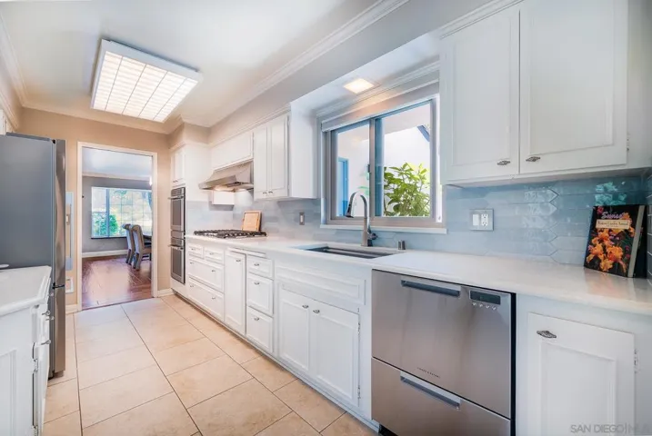 1836 Via Entrada, Fallbrook, California 92028