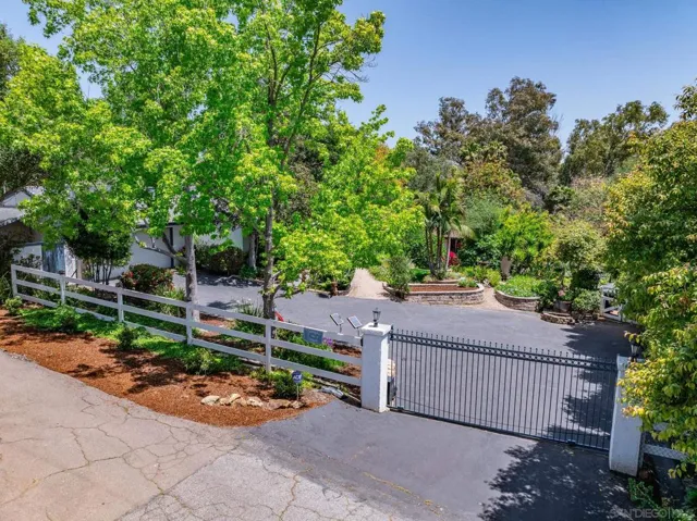 1836 Via Entrada, Fallbrook, California 92028