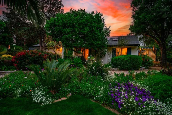 1836 Via Entrada, Fallbrook, California 92028