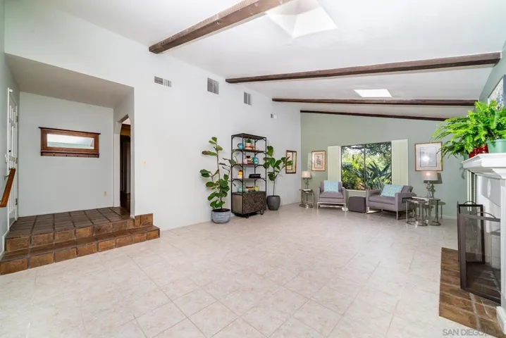 1836 Via Entrada, Fallbrook, California 92028