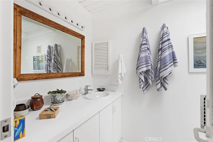 1445 Santa Cruz Street, Laguna Beach, California 92651