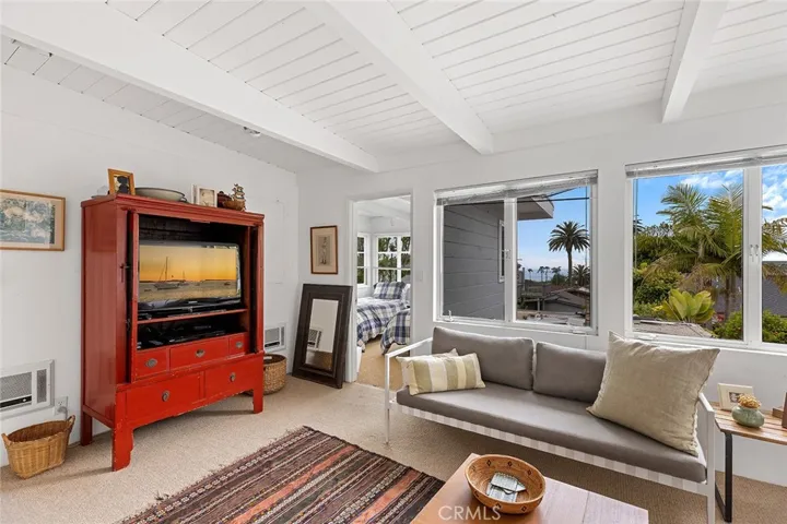 1445 Santa Cruz Street, Laguna Beach, California 92651