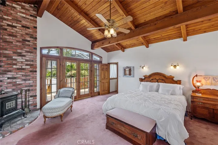2304 Pine Avenue, Manhattan Beach, California 90266