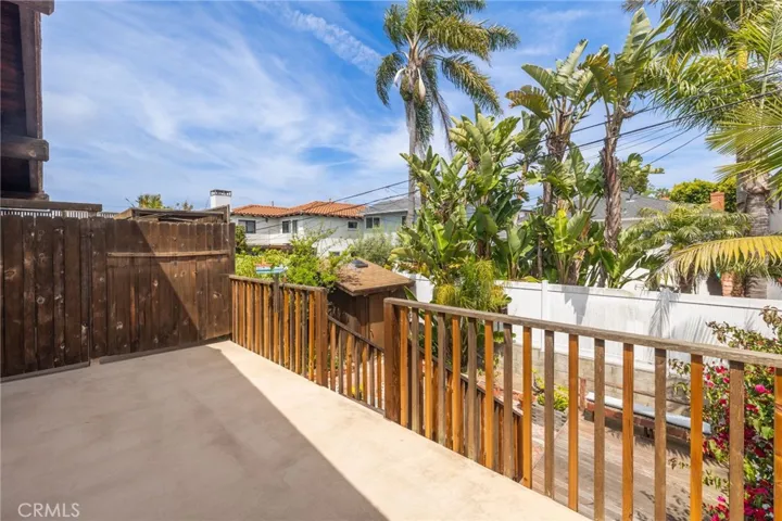 2304 Pine Avenue, Manhattan Beach, California 90266