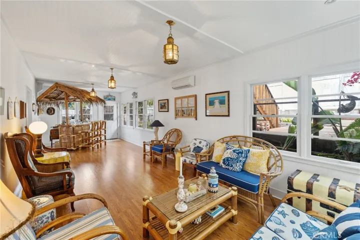 2304 Pine Avenue, Manhattan Beach, California 90266