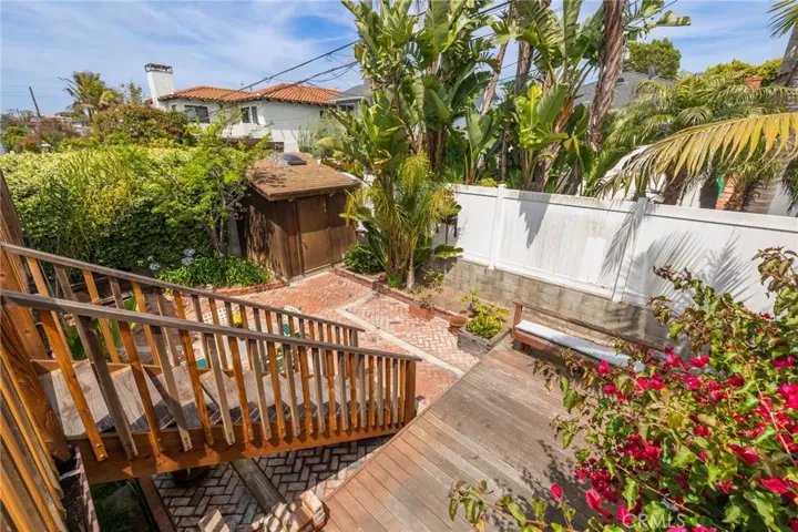 2304 Pine Avenue, Manhattan Beach, California 90266