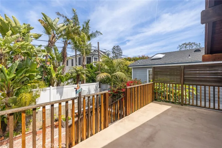 2304 Pine Avenue, Manhattan Beach, California 90266