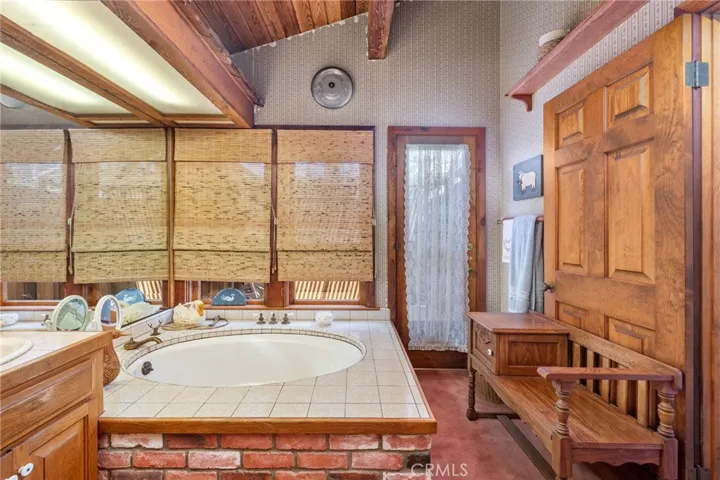 2304 Pine Avenue, Manhattan Beach, California 90266