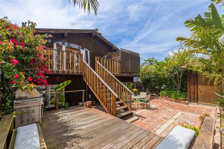 2304 Pine Avenue, Manhattan Beach, California 90266